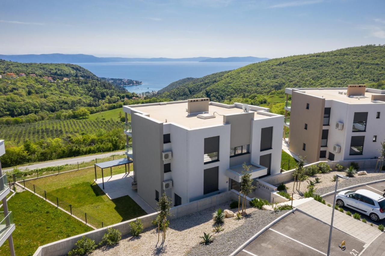 Royal Hilltop Residence Labin  Exterior foto